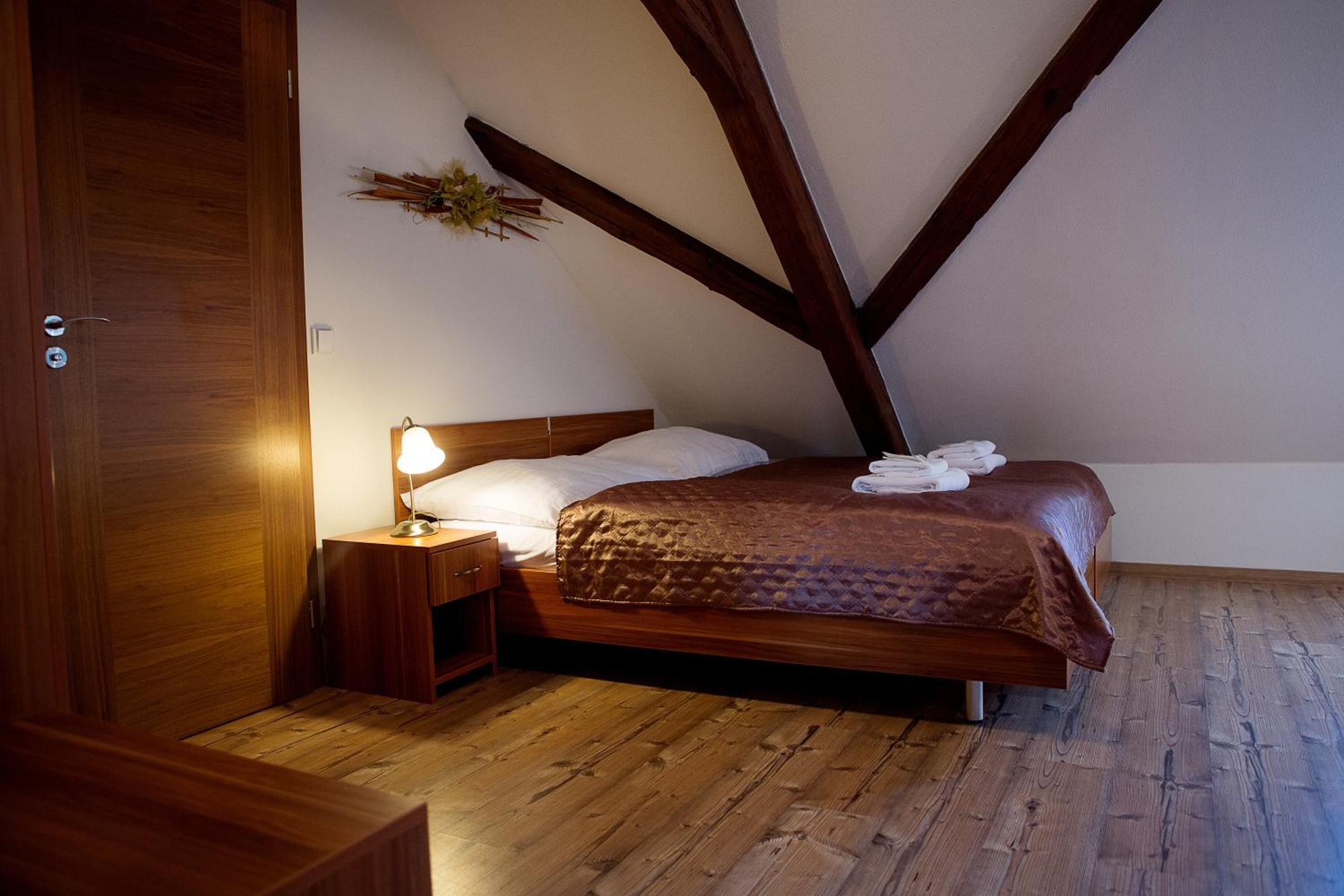 Wellness Hotel & Minipivovar Knezinek Ceske Budejovice Ngoại thất bức ảnh
