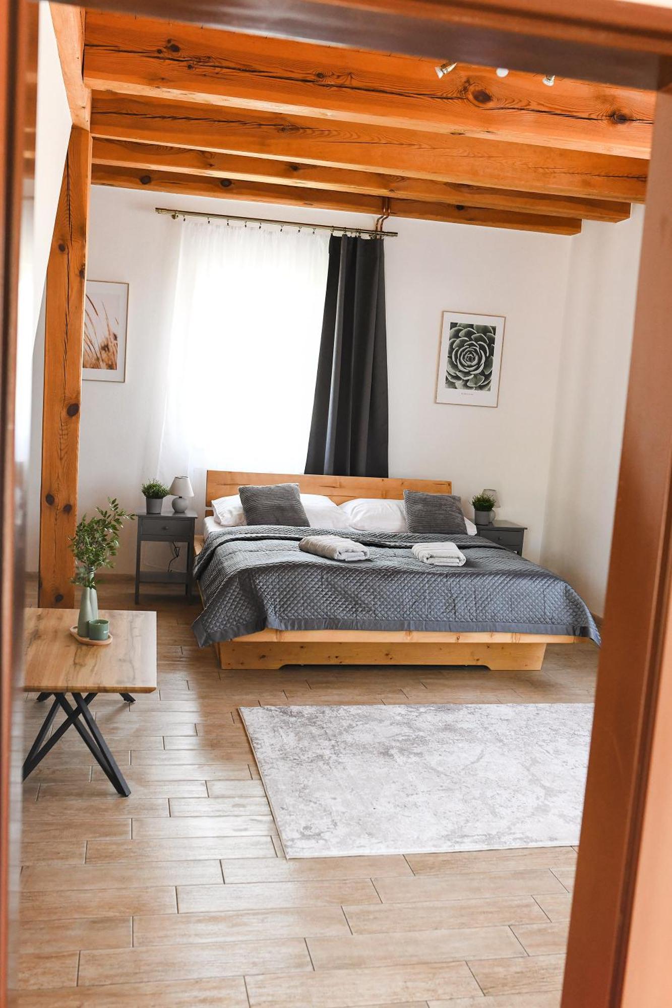 Wellness Hotel & Minipivovar Knezinek Ceske Budejovice Ngoại thất bức ảnh