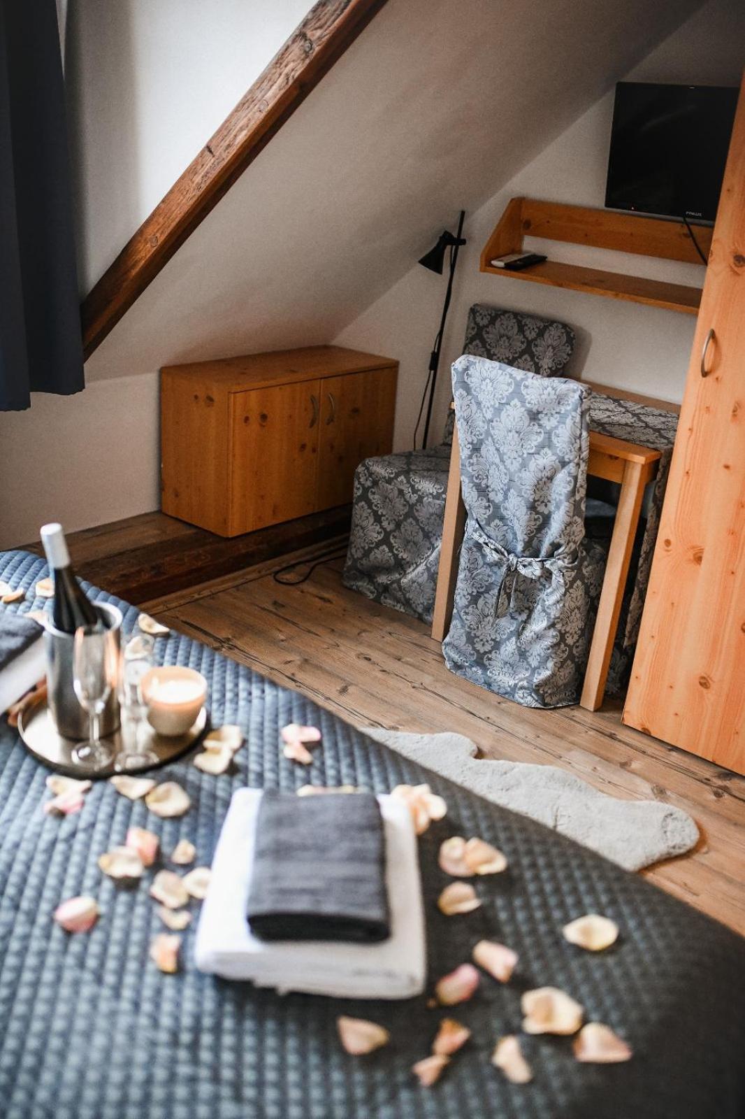 Wellness Hotel & Minipivovar Knezinek Ceske Budejovice Ngoại thất bức ảnh